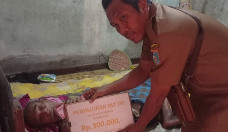 Pemdes Beleka Salurkan BLT Dana Desa November 2025 Secara Door to Door